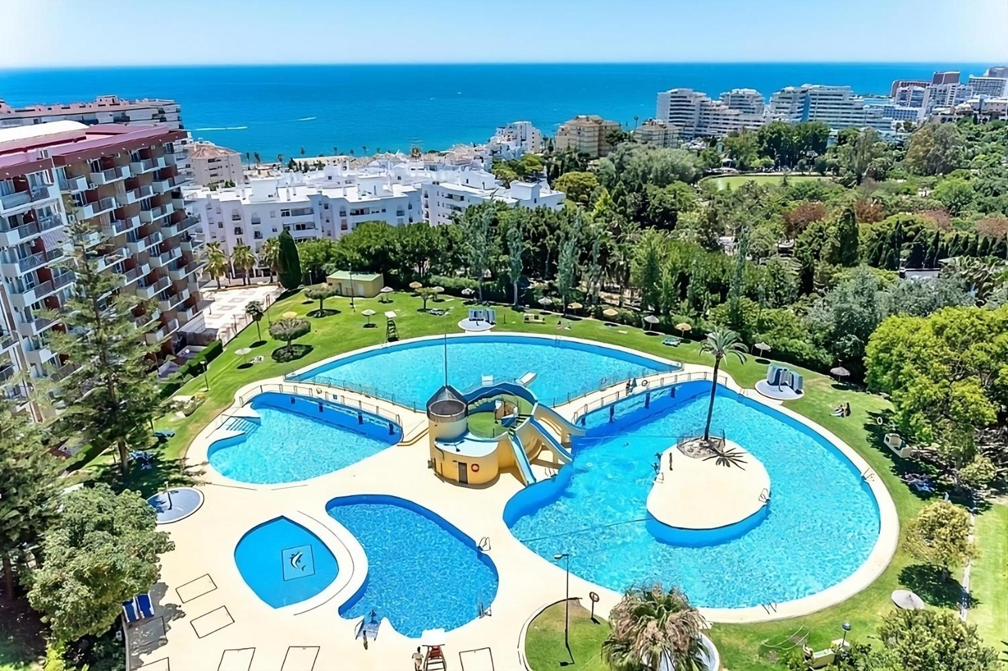 Apart With Swimming Pool Open All Year Беналмадена Екстериор снимка
